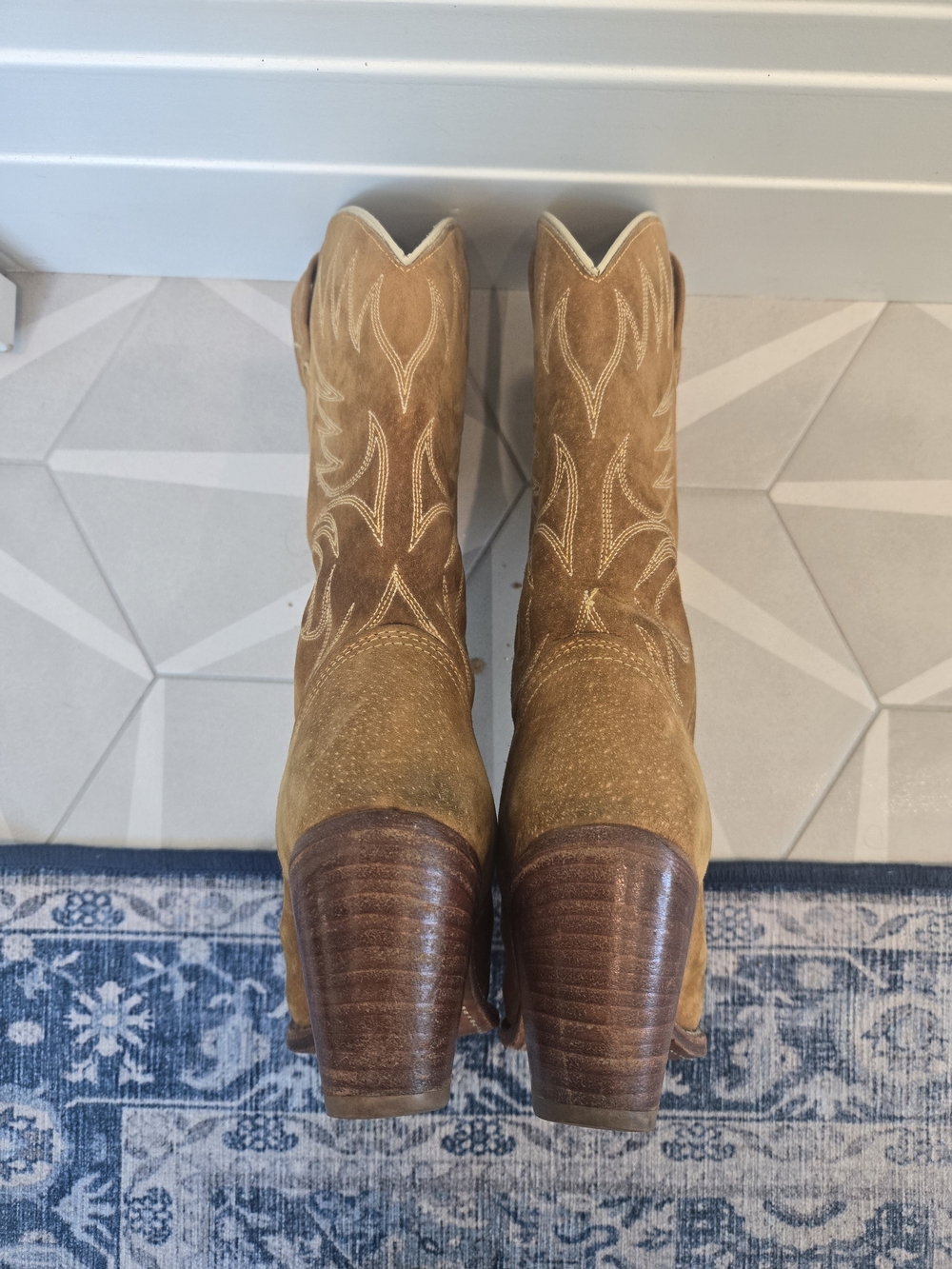 Classic DINGO VINTAGE Women's Tan Suede Western Boots - Picture 8 of 8
